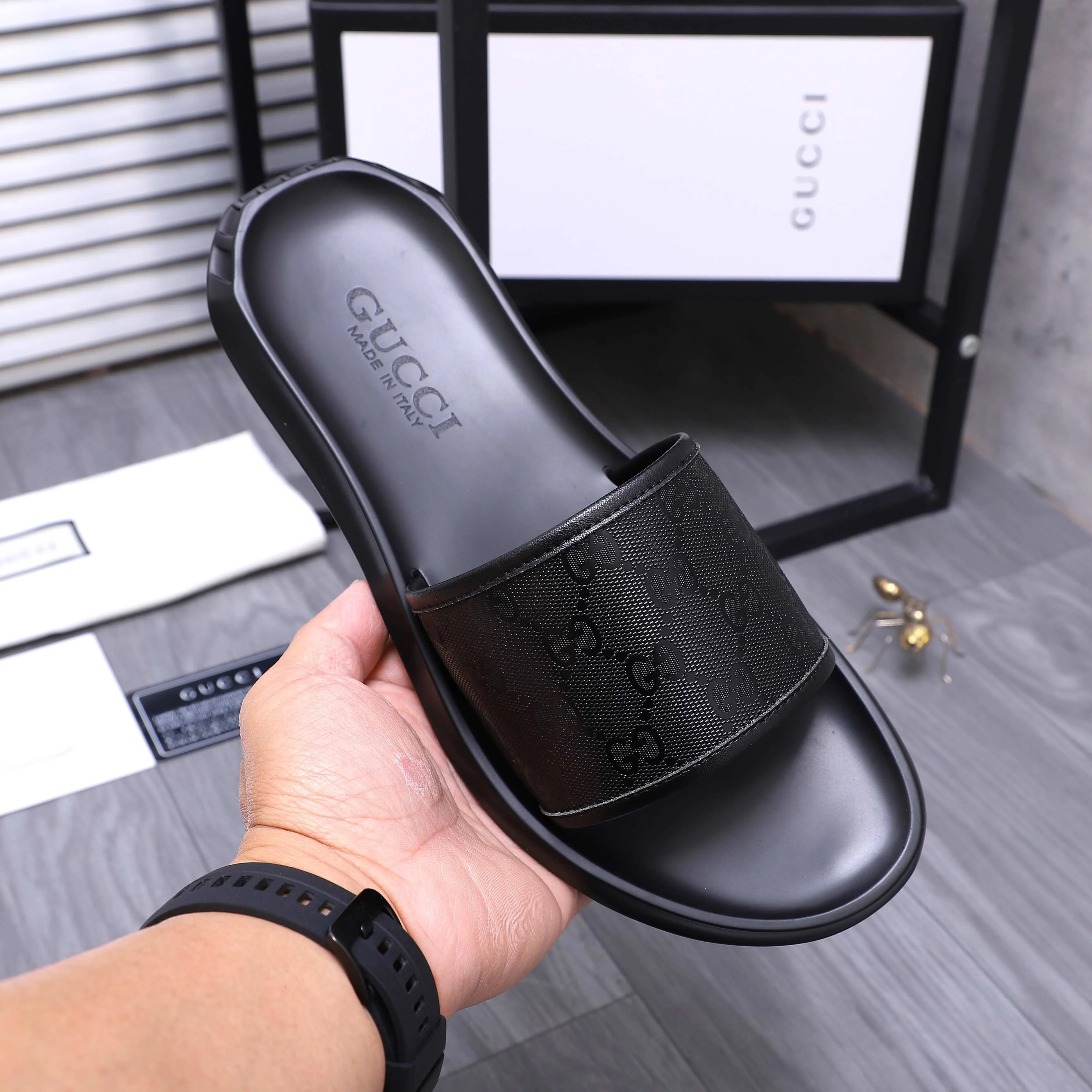 Men's shoes 💰280 Product trademark: GUCCI "Gucci" slippers Regular size: 38-44 (45.46 custom-made, non-returnable) Product materials: Selected cowhide printed upper, instep imitation leather lining, original outsole